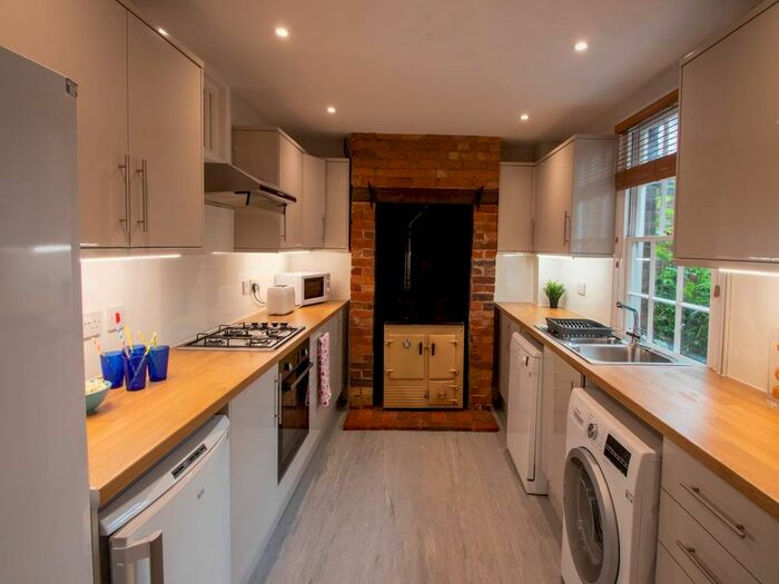 4 Bedroom Property To Rent In Orchard Street, Canterbury, Kent, CT2