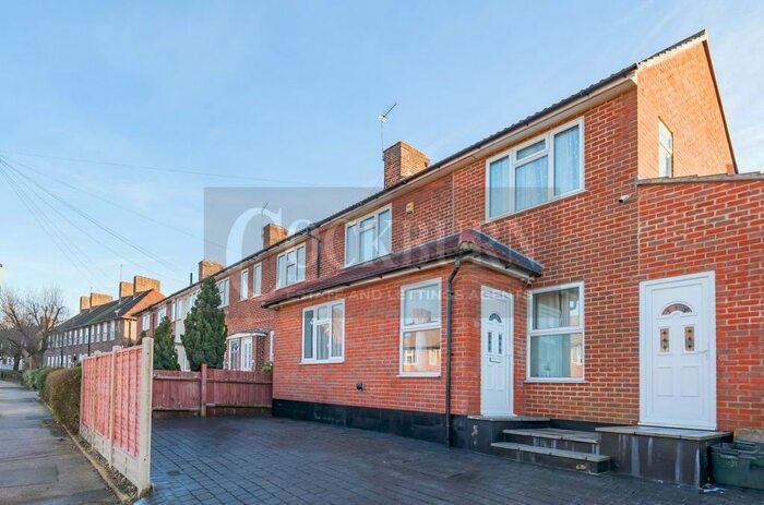 5 Bedroom End Of Terrace House To Rent In Framlingham Crescent, Mottingham, SE9