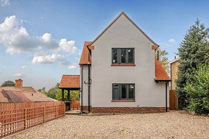 4 Bedroom Detached House For Sale In Spinney Hill, Addlestone, KT15