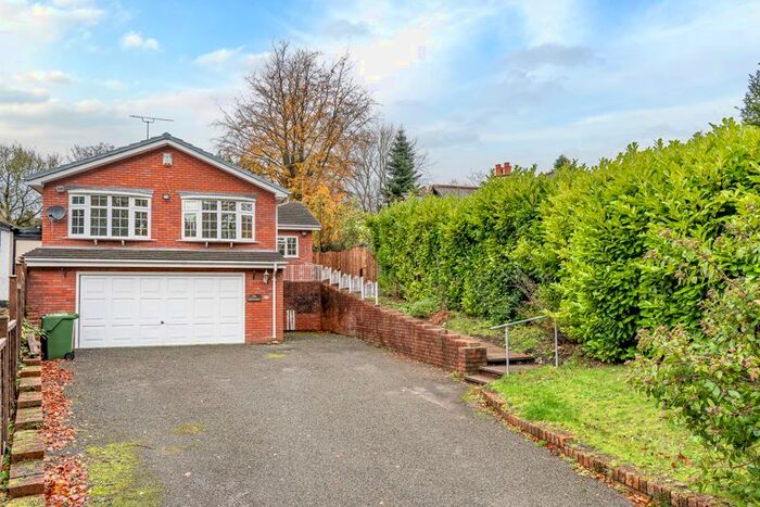 3 Bedroom Bungalow To Rent In Twatling Road, Barnt Green, Birmingham, B45