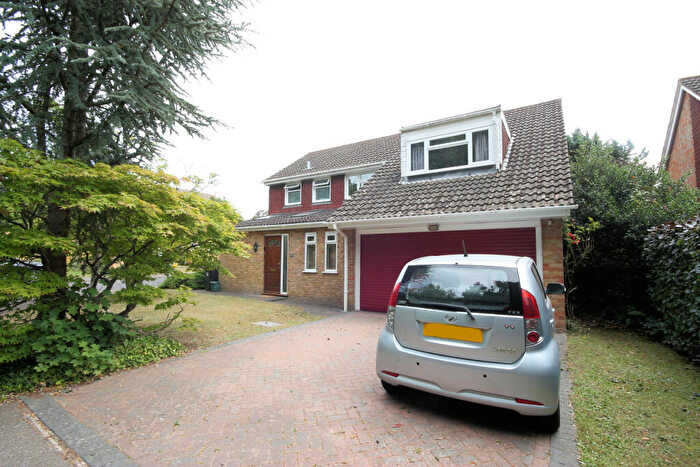 4 Bedroom Detached House For Sale In Saunders Copse, Woking, GU22