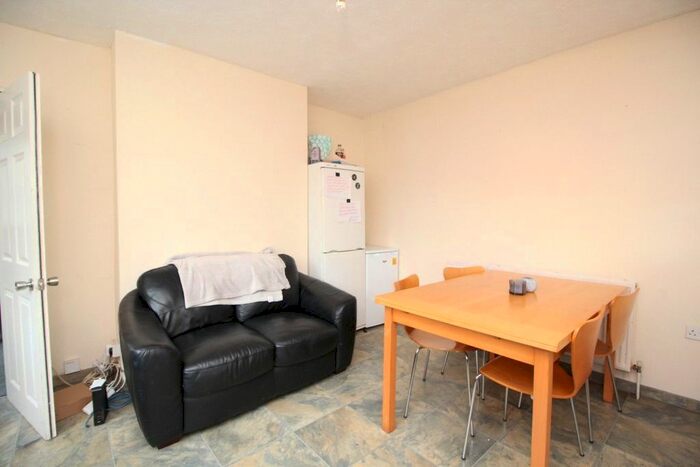 4 Bedroom End Of Terrace House To Rent In Harrison Road, Southampton, Hampshire, SO17