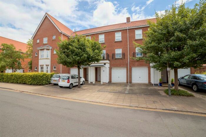 3 Bedroom House To Rent In Golden Triangle, Norwich, NR2