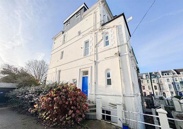 1 Bedroom Flat For Sale In St. Pauls Place, St. Leonards, TN37