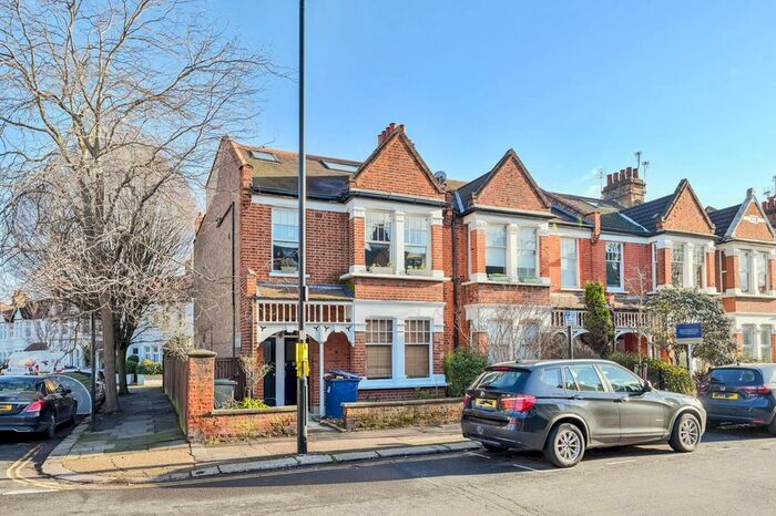 2 Bedroom Flat To Rent In Southfield Road, Chiswick, London, W4