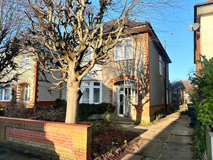 3 Bedroom Detached House For Sale In Corhampton Road, Bournemouth, BH6