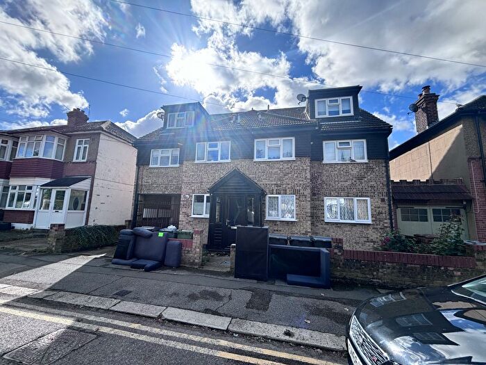 1 Bedroom Flat To Rent In Cavendish Road, London, E4