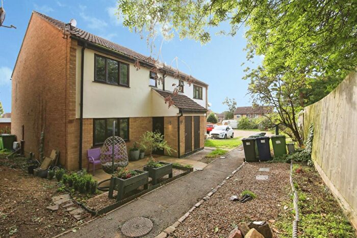 1 Bedroom Cluster House For Sale In Blenheim Way, Yaxley, Peterborough, PE7