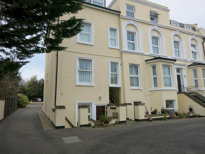 1 Bedroom Flat To Rent In Hook Road, Surbiton, KT6