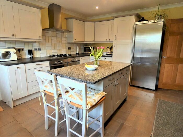 5 Bedroom Detached House For Sale In Eastcliff Close, Lee-On-The-Solent, PO13