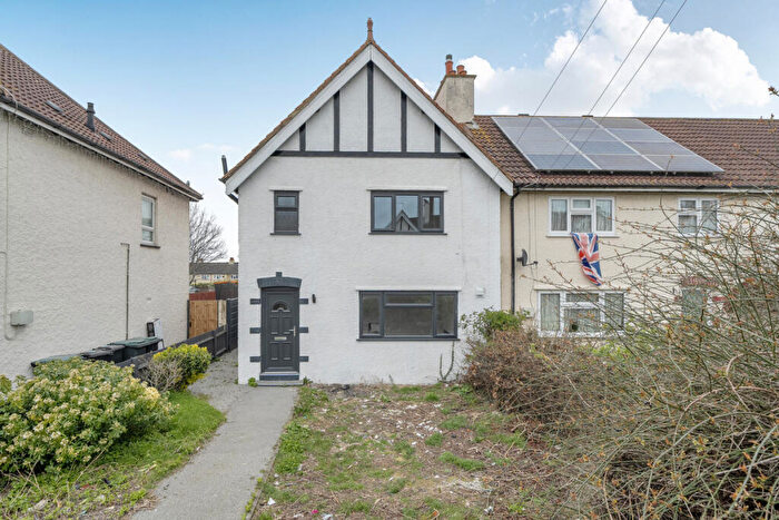3 Bedroom End Of Terrace House To Rent In Queens Road, Gravesend, DA12