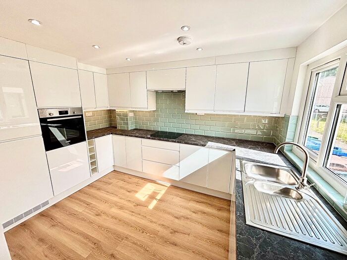 3 Bedroom Property To Rent In Celandine Close, South Ockendon, RM15