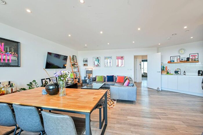 2 Bedroom Flat To Rent In Scena Way, Camberwell, London, SE5