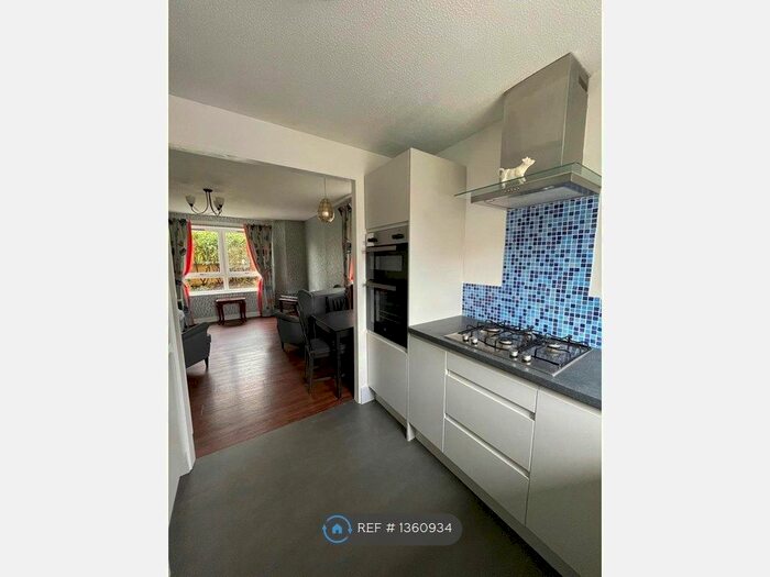 2 Bedroom Flat To Rent In Northland Avenue, Glasgow, G14