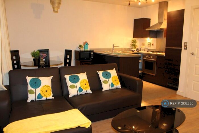 1 Bedroom Flat To Rent In Parham Drive, Ilford, IG2