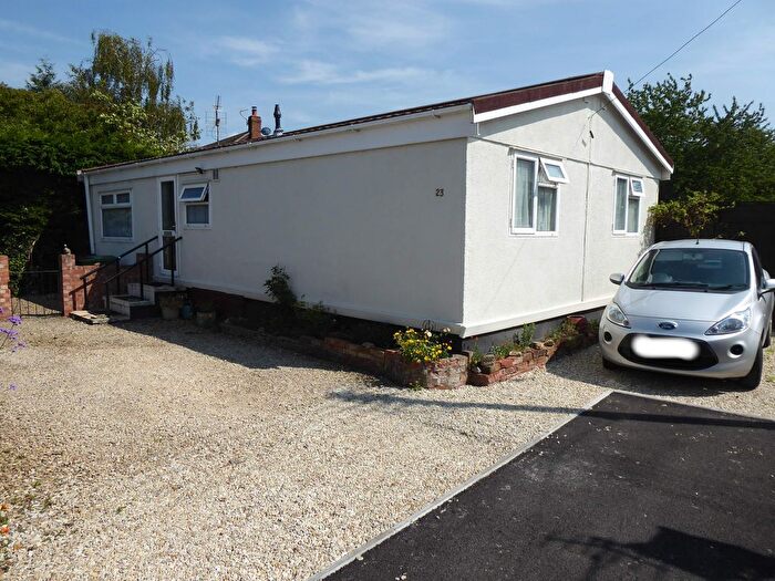2 Bedroom Mobile/park Home For Sale In Green Meadows Park, Bamfurlong Lane, Staverton, Cheltenham, GL51