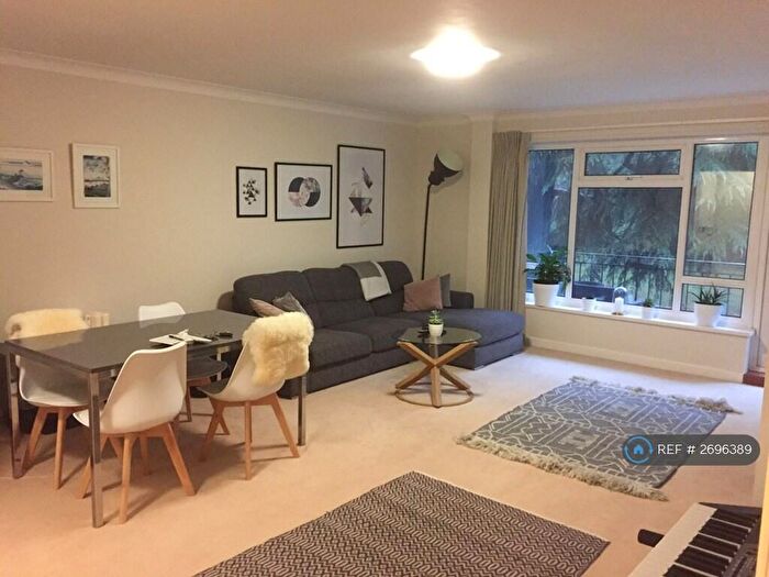 2 Bedroom Flat To Rent In Lovelace Road, Surbiton, KT6