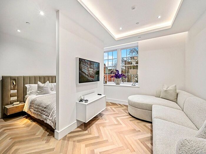 Studio For Sale In Davies House, Brigade Court, Southwark, SE1