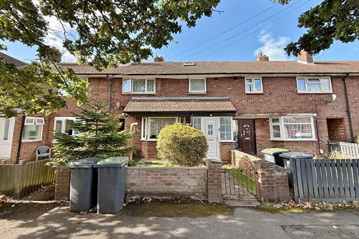 3 Bedroom Terraced House For Sale In Barncroft Way, Leigh Park, PO9