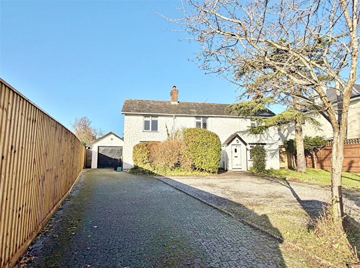 4 Bedroom Detached House For Sale In Burnbake Road, Verwood, BH31
