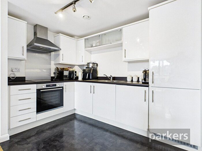 1 Bedroom Flat For Sale In Marriotts Walk, Witney, Oxfordshire, OX28
