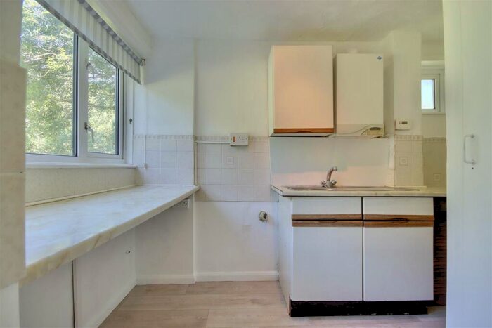 1 Bedroom Flat For Sale In Longfield Avenue, Fareham, PO14