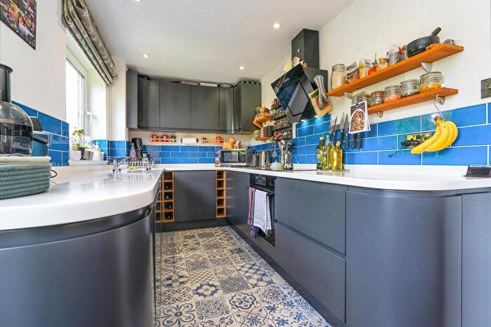 2 Bedroom Apartment To Rent In Hammond Court College Lawn, GL53