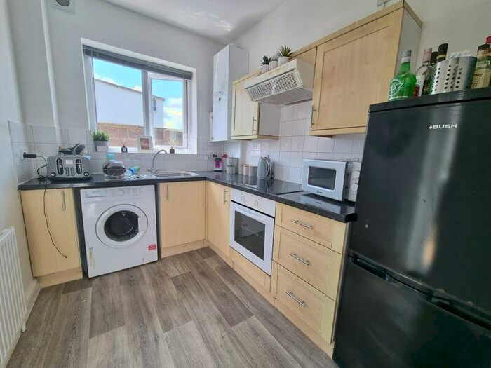 1 Bedroom Flat For Sale In Rodney Road, Kingswood, BS15