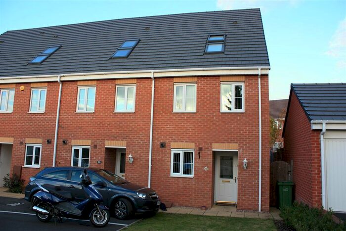 3 Bedroom Terraced House To Rent In Banners Lane, Halesowen, B63