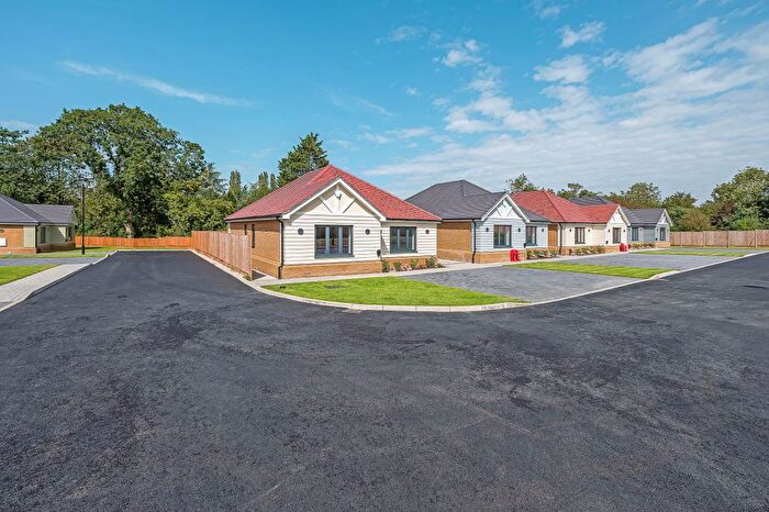 3 Bedroom Maisonette To Rent In Meadow Brook, Oak Hill Road, Stapleford Abbotts, Romford, RM4