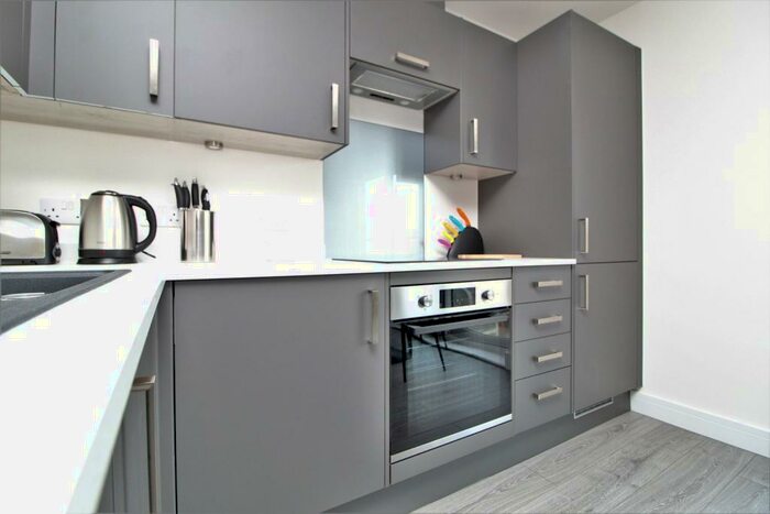 1 Bedroom Apartment To Rent In Vivian Court, Marlowes, Hemel Hempstead, HP1