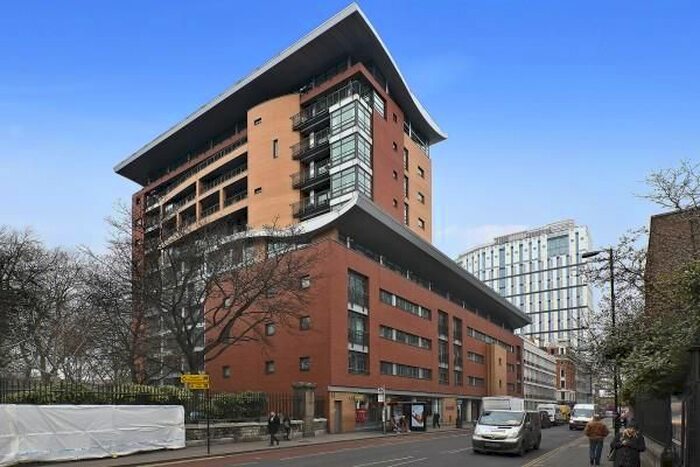 3 Bedroom Flat To Rent In City Road, London, EC1Y