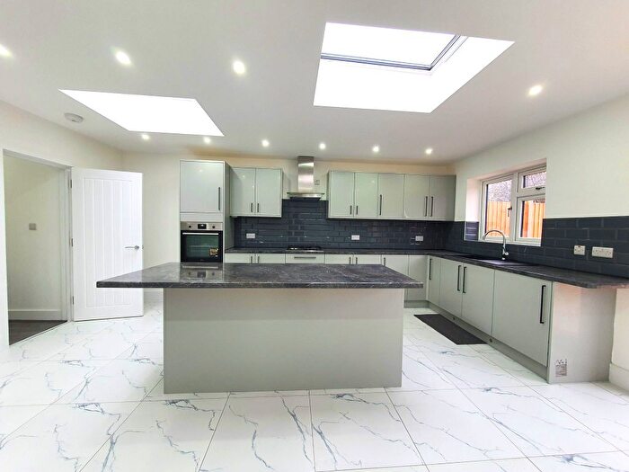 5 Bedroom Terraced House To Rent In Woodbridge Road, Barking, IG11