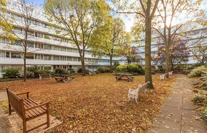 2 Bedroom Flat To Rent In Clipstone Mews, London, W1W