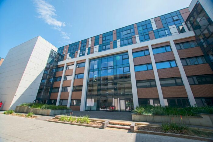 2 Bedroom Flat To Rent In Queens Dock Avenue, Hull, HU1