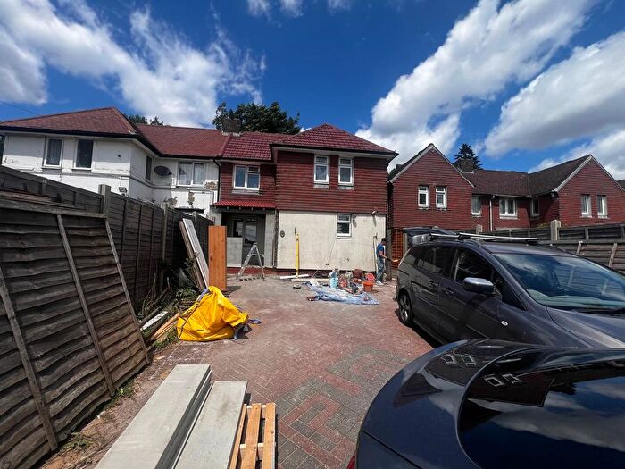 3 Bedroom End Of Terrace House To Rent In Coppetts Close, London, N12