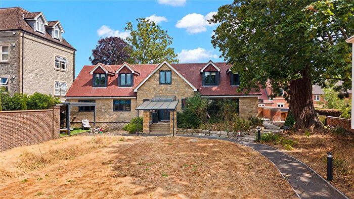 4 Bedroom Maisonette For Sale In Ravenscroft Gardens, Trowbridge, BA14
