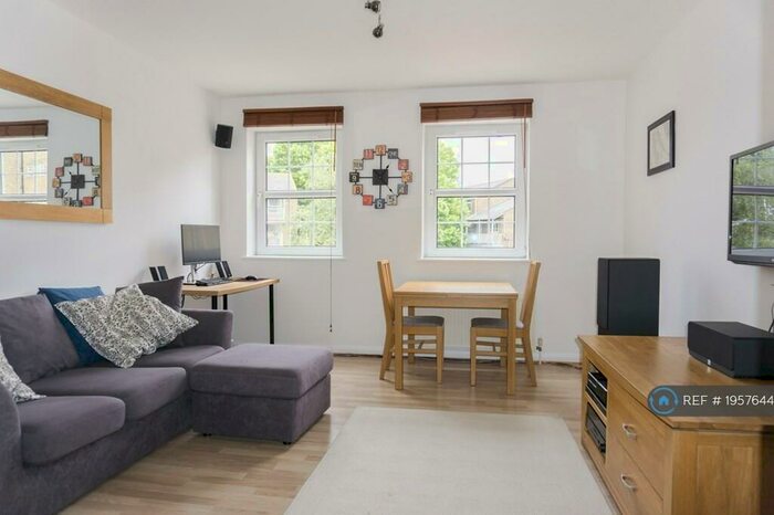 1 Bedroom Flat To Rent In Canton Street, London, E14