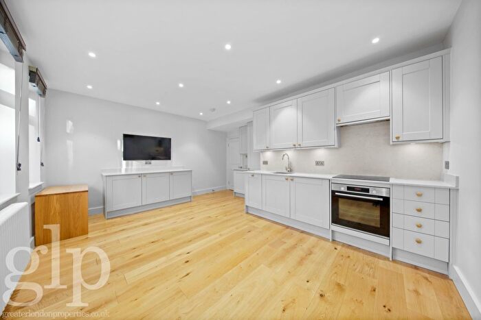 1 Bedroom Flat To Rent In D'arblay Street, Soho, W1F