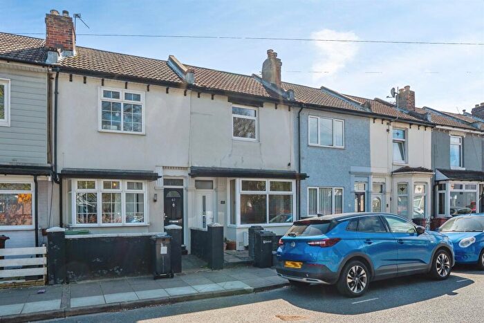 3 Bedroom Terraced House For Sale In Tipner Road, Portsmouth, PO2