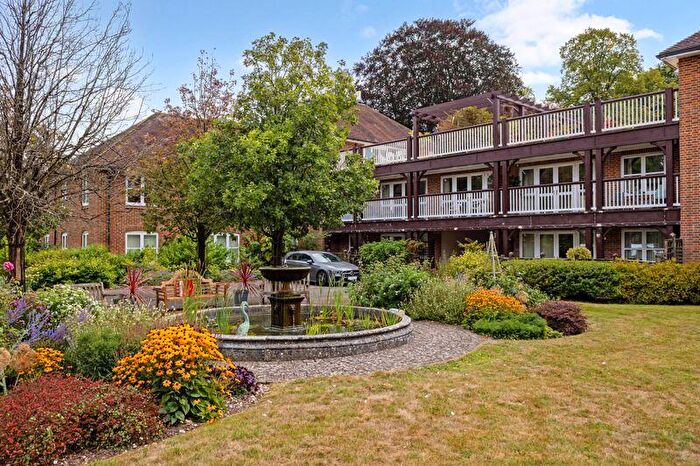 2 Bedroom Flat For Sale In Wyke Mark, Winchester, SO22