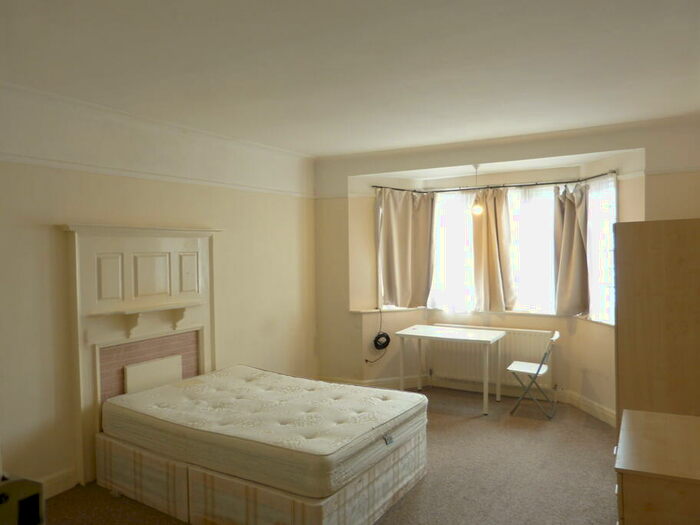 Property To Rent In Oakfields Road, London, NW11