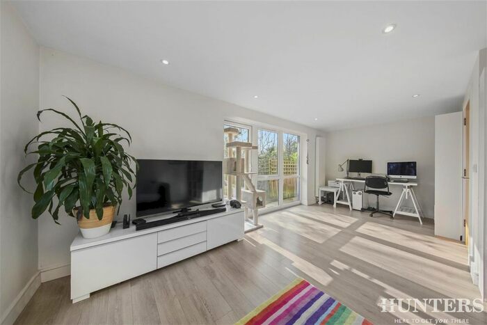 5 Bedroom Semi-Detached House To Rent In Waterside Close, Wembley, Middlesex, HA9