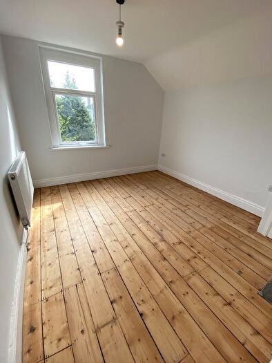2 Bedroom Apartment To Rent In Corporation Road, Cardiff(City), CF11