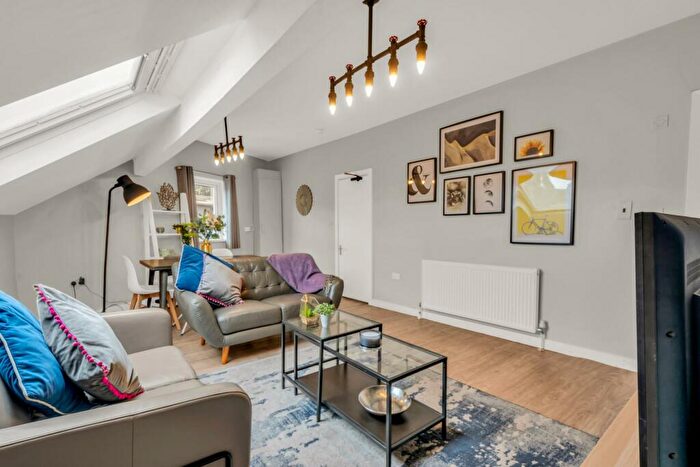 5 Bedroom House To Rent In Cardigan Road, Leeds, LS6