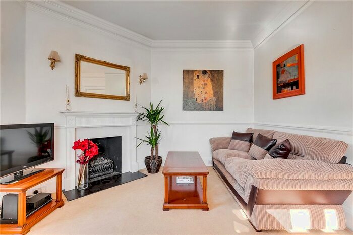 2 Bedroom Flat To Rent In Eaton Mansions, Cliveden Place, SW1W