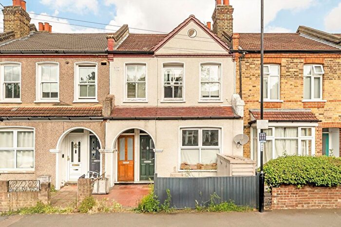 2 Bedroom Flat To Rent In Malyons Road, Lewisham, SE13