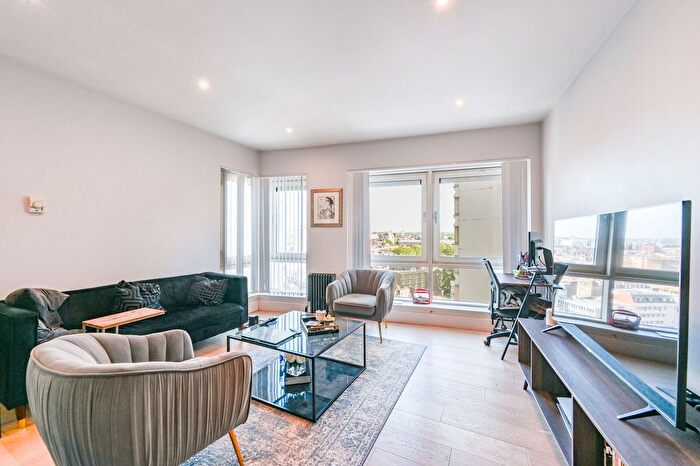 2 Bedroom Flat For Sale In Balmoral Apartments, Paddington, London, W2