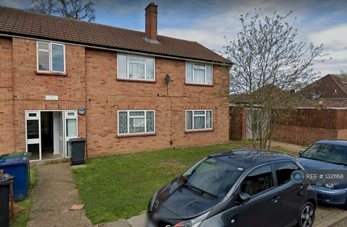 2 Bedroom Flat To Rent In Parnell Close, Edgware, HA8