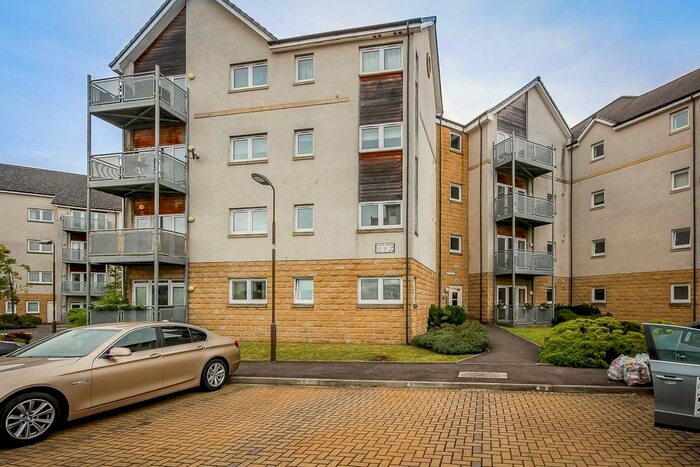 2 Bedroom Apartment To Rent In Hawk Brae, Livingston, EH54